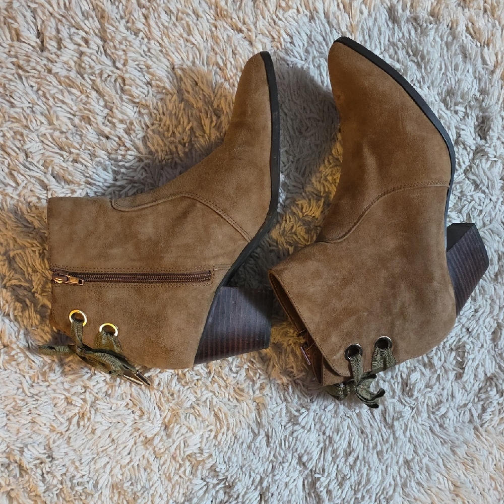 Bella Vita Tan Suede Ankle Booties